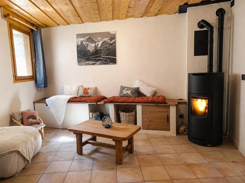 Living room, fireplace