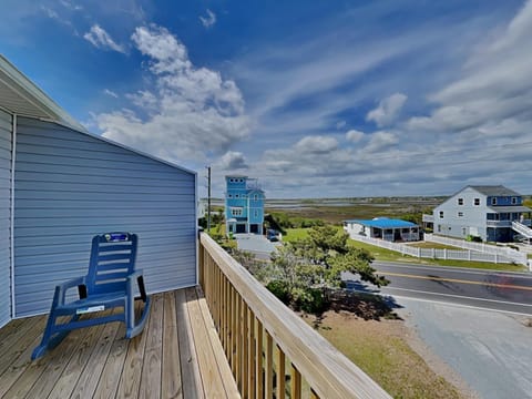 Neighbourhood, Balcony/Terrace, Seating area, Street view
