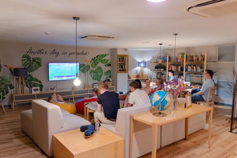 Communal lounge/ TV room, Library