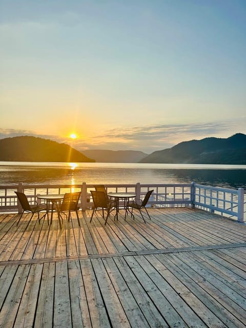 Natural landscape, View (from property/room), Balcony/Terrace, Seasons, Time of day, Sunrise