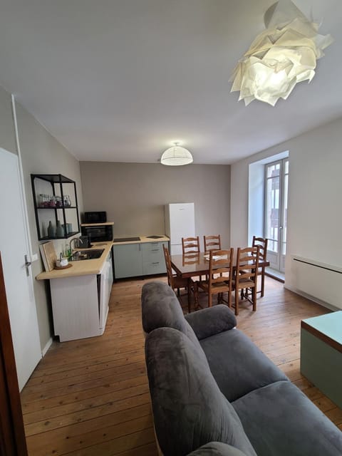 Kitchen or kitchenette, Living room, Dining area, stove