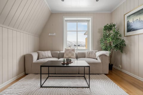 View (from property/room), Living room, Seating area