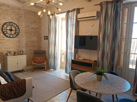 TV and multimedia, Living room, Dining area