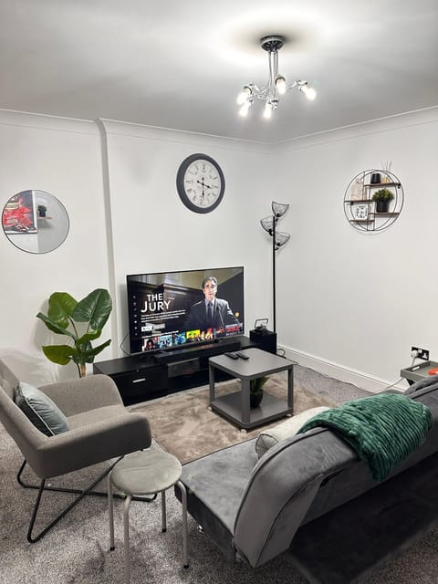 Communal lounge/ TV room, Living room
