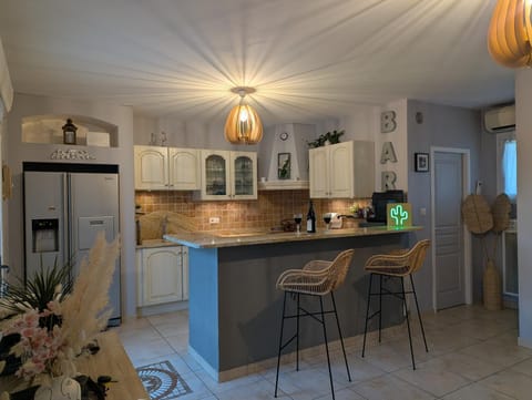 Kitchen or kitchenette, Dining area, dishwasher, oven, stove