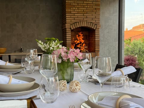 BBQ facilities, Garden, Dining area