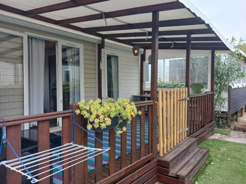 Property building, Balcony/Terrace