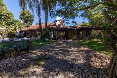 Facade/entrance, Garden