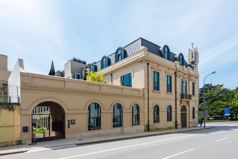 Property building, Facade/entrance