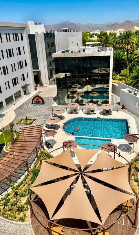 Property building, Day, Natural landscape, Mountain view, Pool view, Swimming pool, sunbed