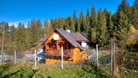 Property building, Facade/entrance, Bird's eye view, Mountain view