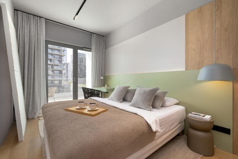 Bed, Photo of the whole room, Seating area, Bedroom, towels