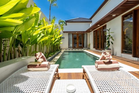 Patio, Garden, Garden view, Pool view, Swimming pool, sunbed
