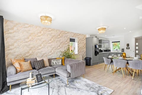 Living room, Photo of the whole room, Dining area