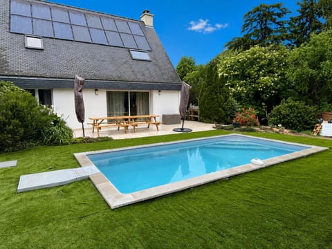 Patio, Garden, Pool view, Swimming pool, sunbed