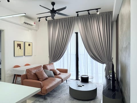TV and multimedia, Balcony/Terrace, Living room, Seating area, Dining area, air conditioner