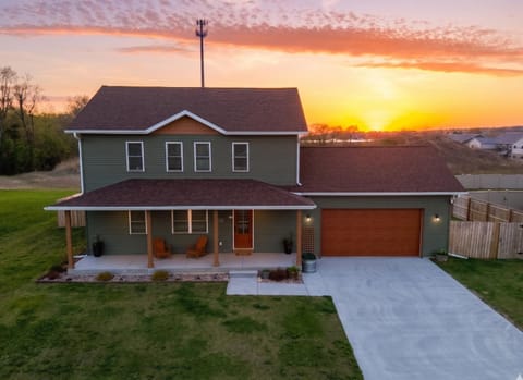 Patio, Facade/entrance, Natural landscape, Garden, View (from property/room), Sunset, Parking
