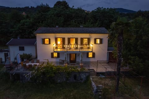 Property building, Night, Natural landscape, Bird's eye view, Garden, Garden, Balcony/Terrace, Balcony/Terrace, Garden view, Garden view