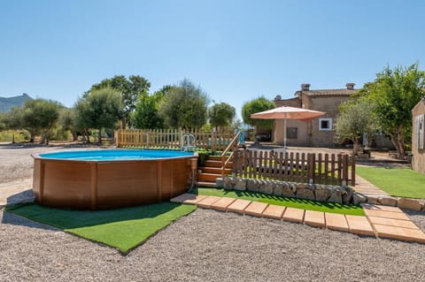 Property building, Spring, Day, Natural landscape, Garden, Garden view, Mountain view, Pool view, Swimming pool, sunbed