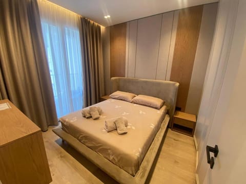 Bed, Bedroom, towels, wardrobe