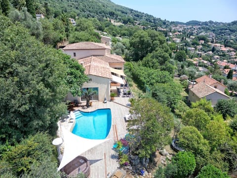 Day, Natural landscape, Pool view, Swimming pool, sunbed