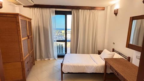 Photo of the whole room, Bedroom, Sea view, wardrobe