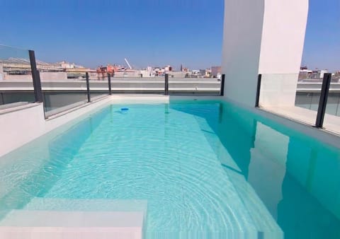 Swimming pool, Swimming pool