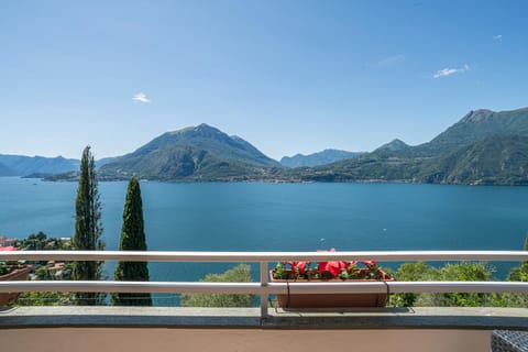 View (from property/room), View (from property/room), Garden view, Garden view, Lake view, Lake view, Landmark view, Landmark view