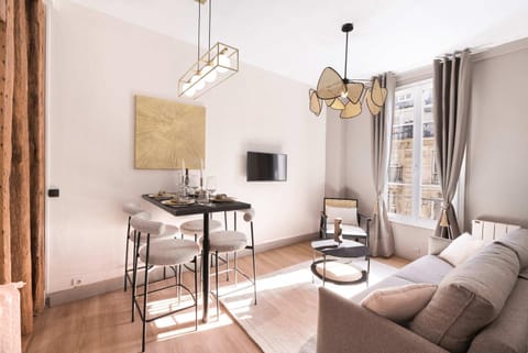 TV and multimedia, Living room, Dining area