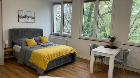 Bed, Living room, Photo of the whole room, Seating area, Bedroom