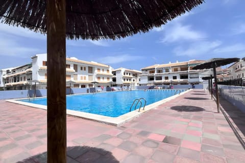 Property building, Day, Pool view, Swimming pool
