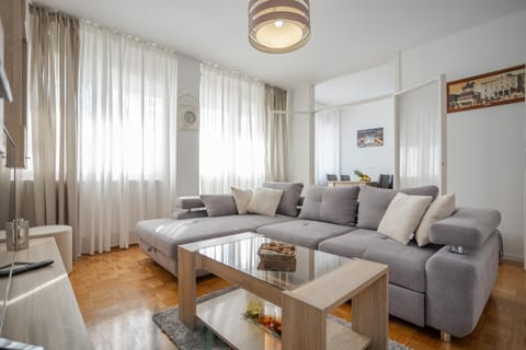 Apartment Sara Apartment in Belgrade