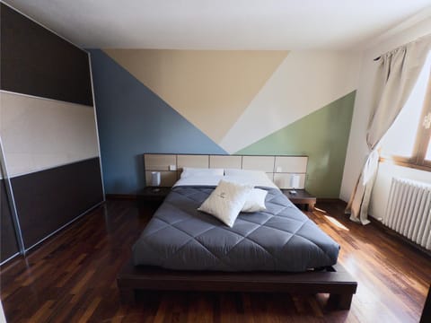 Bed, Photo of the whole room, Bedroom, internet