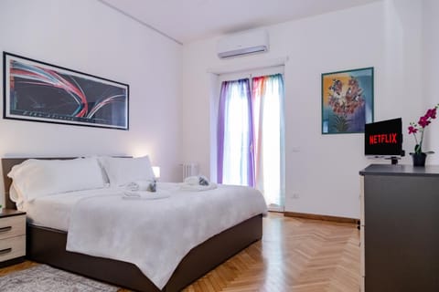 Bed, TV and multimedia, Photo of the whole room, Bedroom, air conditioner