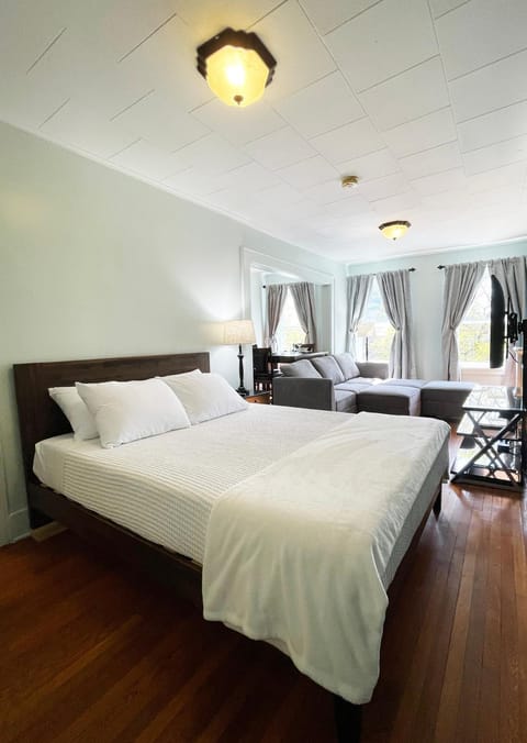 Living room, Bedroom