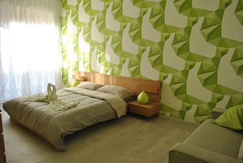 Day, Photo of the whole room