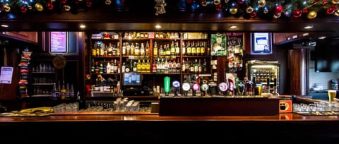 Restaurant/places to eat, Lounge or bar, Drinks, Alcoholic drinks, Non alcoholic drinks