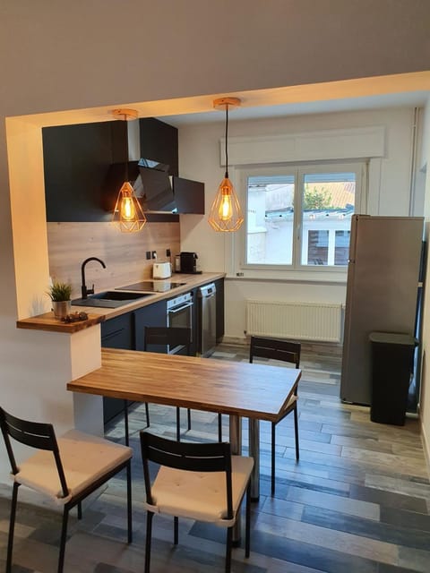 Kitchen or kitchenette, oven, stove
