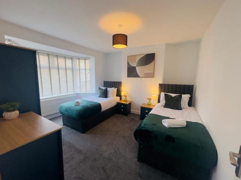 Bedroom, towels, wardrobe