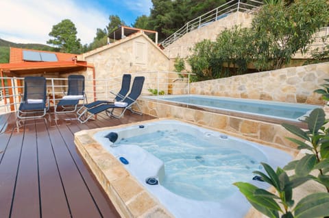 Swimming pool, Location, children, Family