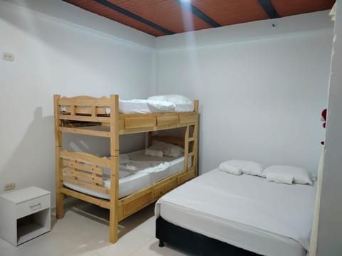 Bed, Photo of the whole room, bunk bed