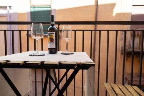 Patio, Balcony/Terrace, Food and drinks