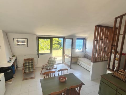 Balcony/Terrace, Living room, Seating area, Dining area