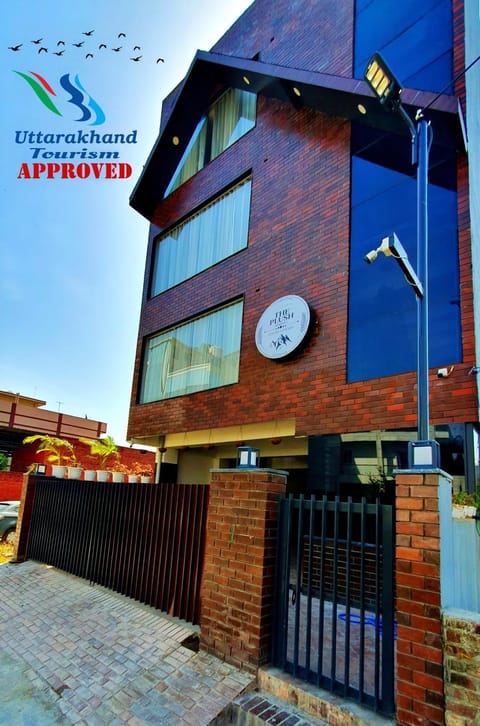 Property building, Street view