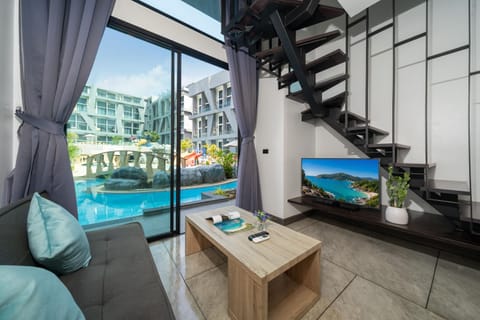 Living room, Pool view, Swimming pool