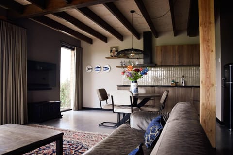 Living room, Dining area, kitchen