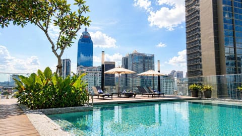 Property building, Day, Pool view, Swimming pool, Swimming pool