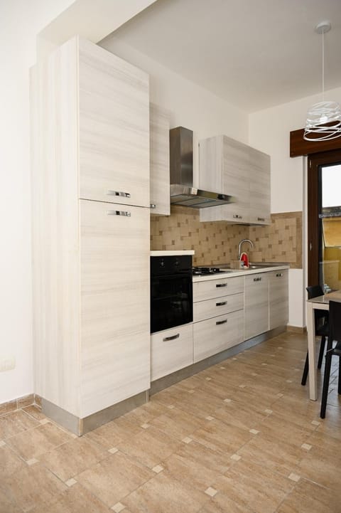 Kitchen or kitchenette, kitchen, kitchen