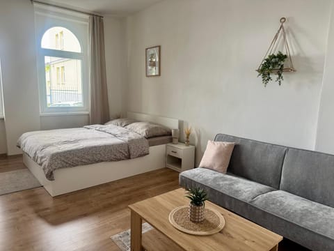 Bed, Seating area, Bedroom