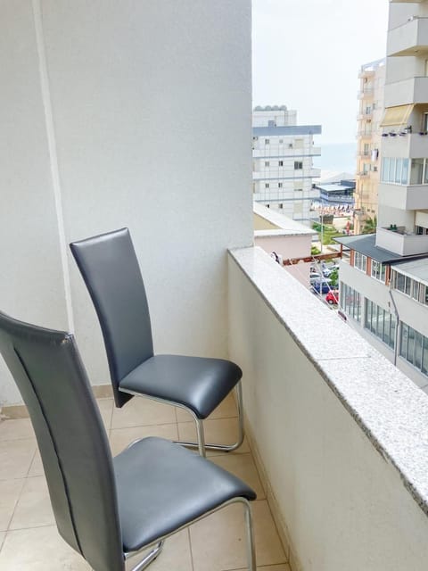 Day, View (from property/room), Balcony/Terrace, Seating area, City view